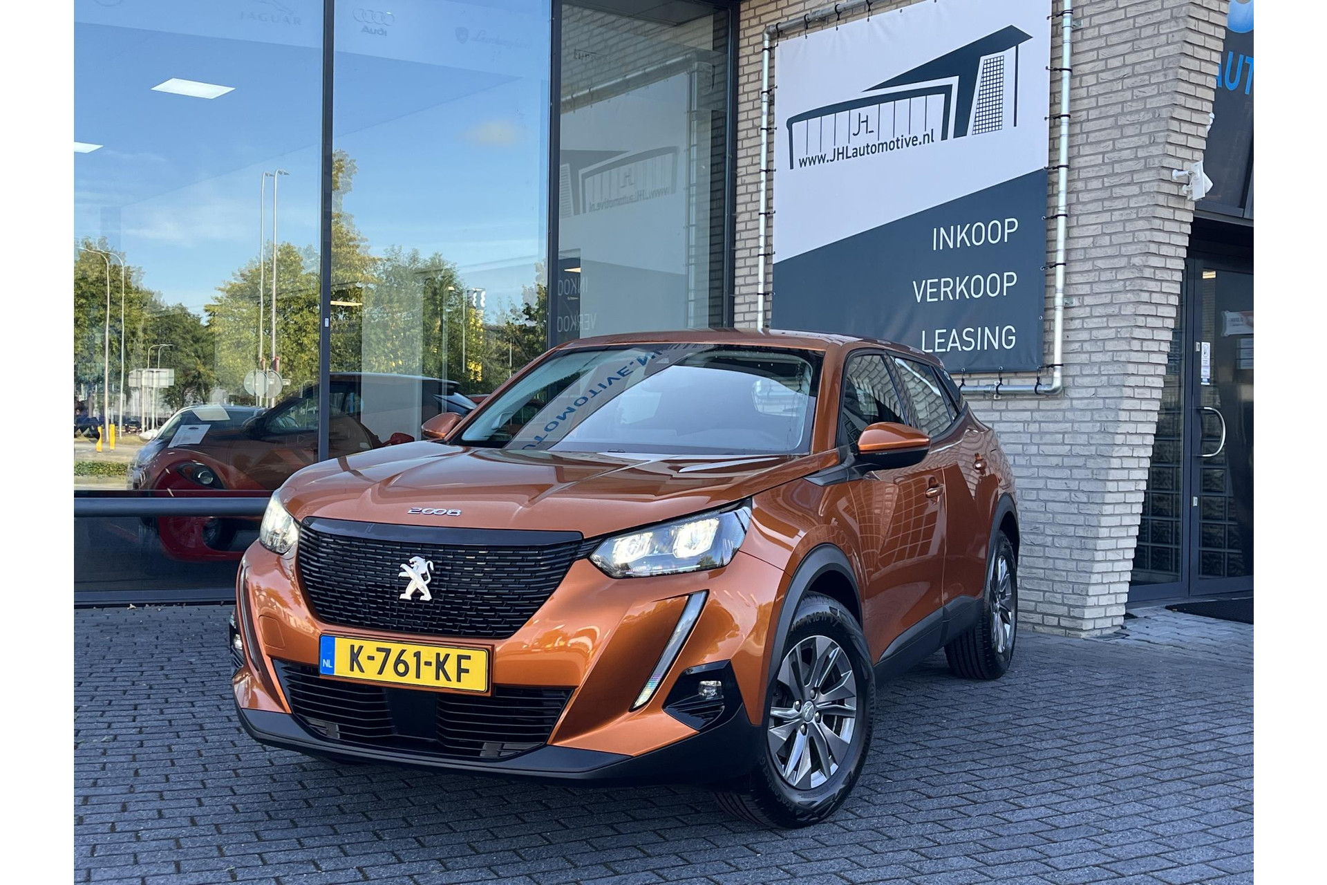 Peugeot 2008 1.2 PureTech Blue*NAVI*CAM*HAAK*ECC*CRUISE*CARPLAY